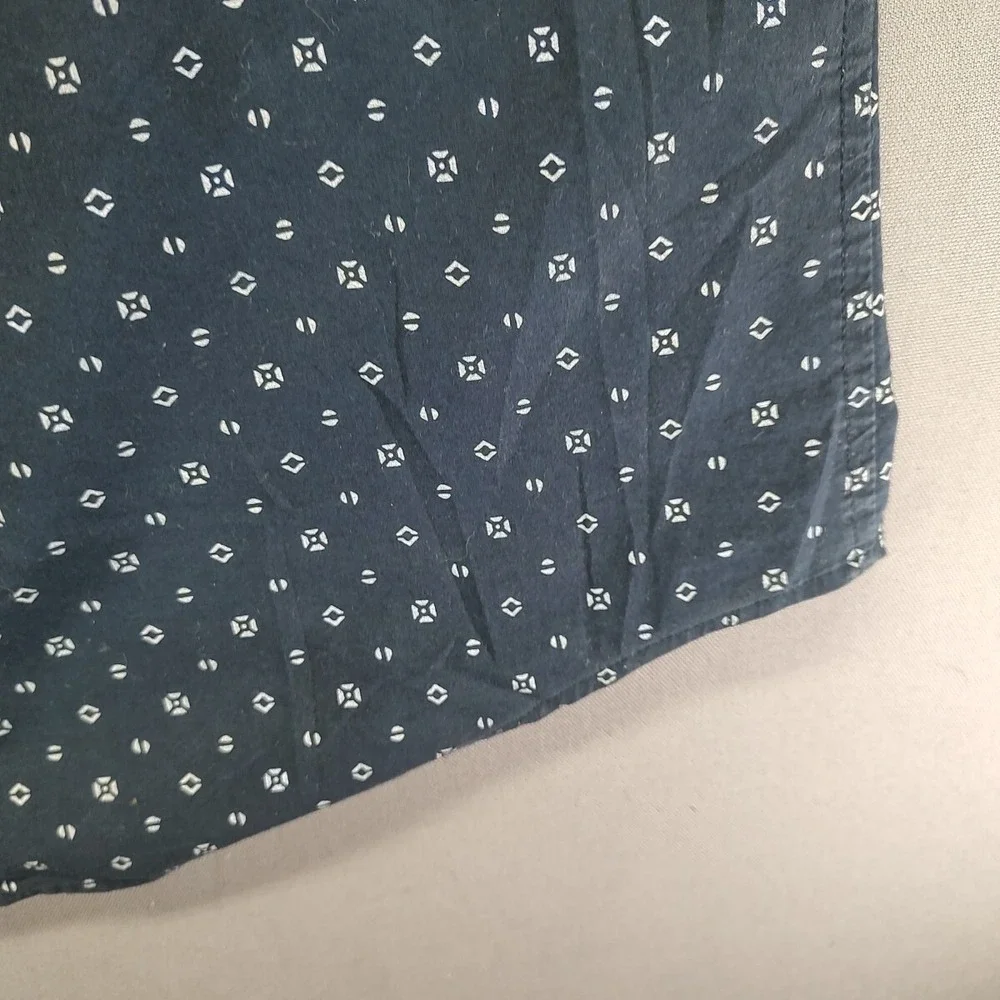 Banana Republic Men's Blue Dress Shirt Size Large Short‎ Sleeve